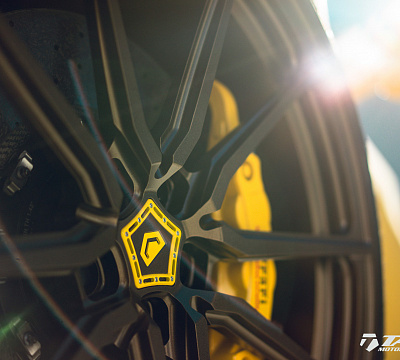 Фото дисков Vossen M-X2 на Ferrari 488