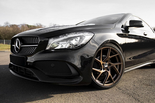 Фото дисков Bola FLA Сатиновая бронза на Mercedes-Benz CLA (C117, X117)
