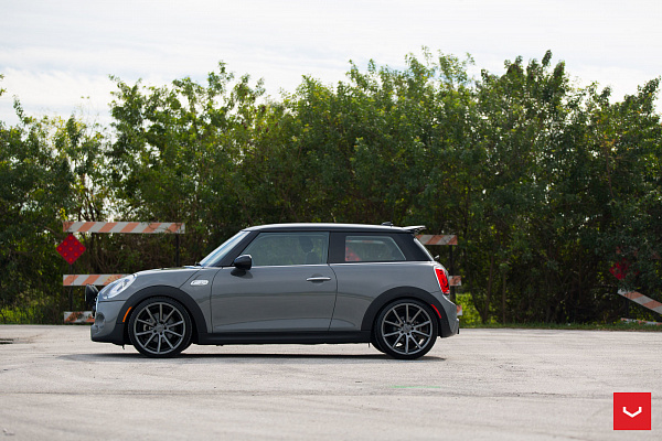 Фото дисков Vossen VFS-1 Сатиновый графит на MINI Cooper III