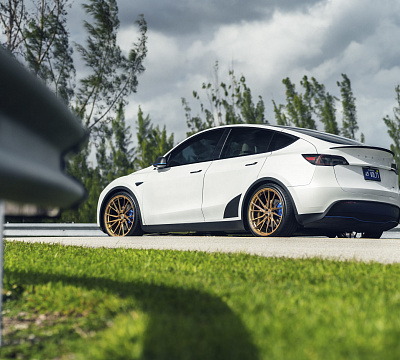 Фото дисков Vossen M-X4T на Tesla Model Y