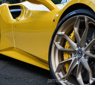Фото дисков HRE P201 на Ferrari 488