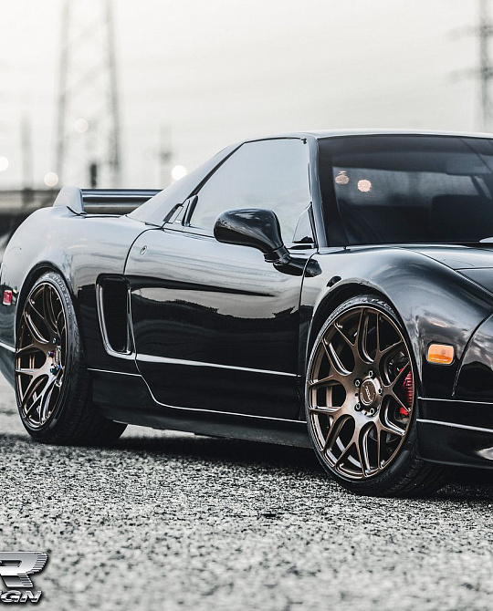 Фото дисков FS01 Глянцевая бронза на Acura NSX I