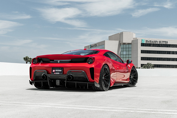 Фото дисков HRE P104SC Черный глянец на Ferrari 488