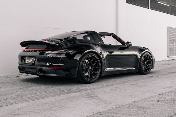 Фото дисков Brixton Forged CM5-RS Черный матовый на Porsche 911 VIII