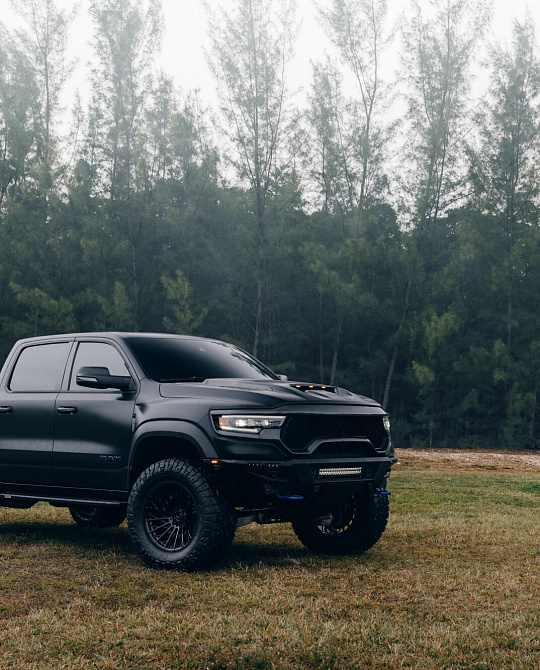 Фото дисков VFX-02T Черный глянец на Ram 1500 V