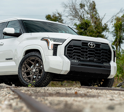 Фото дисков 4PLAY 4P55 на Toyota Tundra III