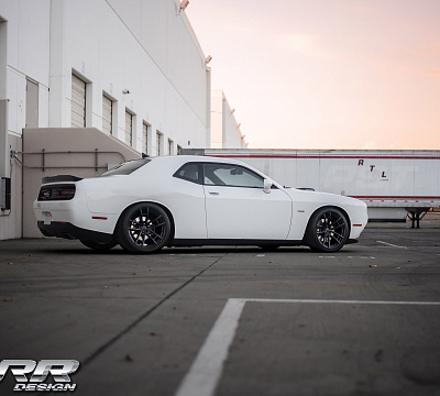 Фото дисков MRR M392 на Dodge Challenger III