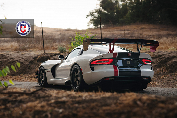 Фото дисков HRE C105 Черный сатин на Dodge Viper