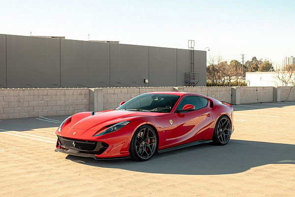 Фото дисков Anrky S1-X4 Глянцевый темный лак на Ferrari 812