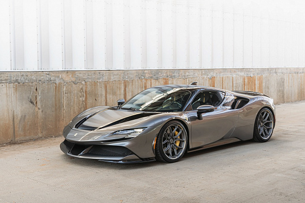 Фото дисков Brixton Forged CM5-RS Сатиновый графит на Ferrari SF90