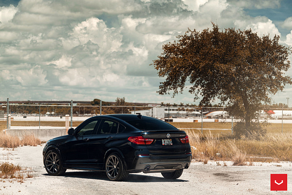 Фото дисков Vossen VFS-10 Глянцевый графит на BMW X4 (F26)