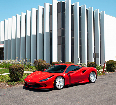 Фото дисков HRE 501 на Ferrari F8