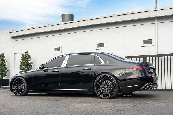 Фото дисков Strasse Wheels SV15T Deep Concave FS Другой цвет на Mercedes-Benz S-Class (W223)
