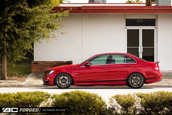 Фото дисков BC Forged RZ05 Глянцевый темный лак на Mercedes-Benz C-Class (W204)
