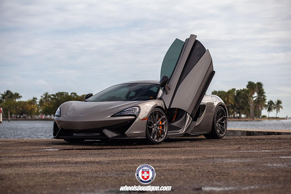 Фото дисков HRE P201 Сатиновый темный лак на McLaren 570S