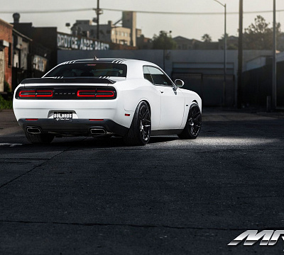 Фото дисков MRR FS01 на Dodge Challenger III