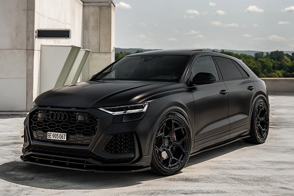 Фото дисков Radi8 R804 Черный глянец на Audi Q8