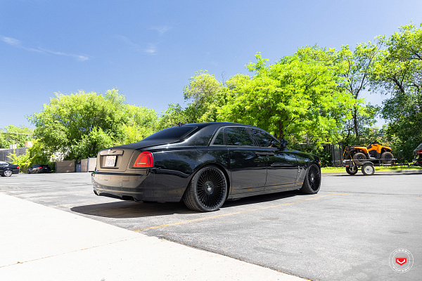 Фото дисков Vossen S17-16 Черный глянец на Rolls-Royce Ghost II