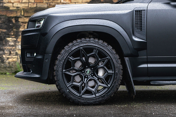 Фото дисков Kahn Type 57 RS Сатиновый графит на Land Rover Defender II