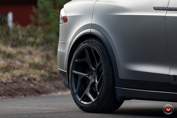 Фото дисков Vossen CG-205T Глянцевый графит на Tesla Model X