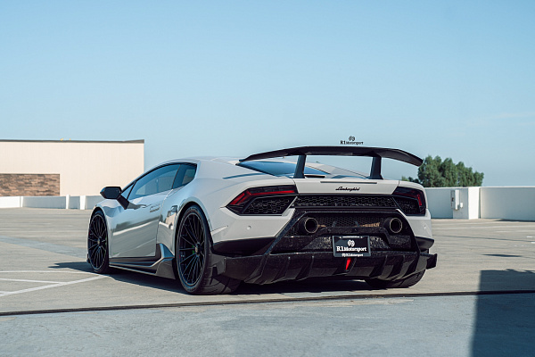 Фото дисков HRE P103 Черный сатин на Lamborghini Huracan