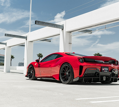 Фото дисков HRE P104SC на Ferrari 488
