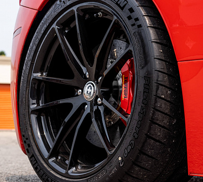 Фото дисков HRE P104 на Ferrari 458
