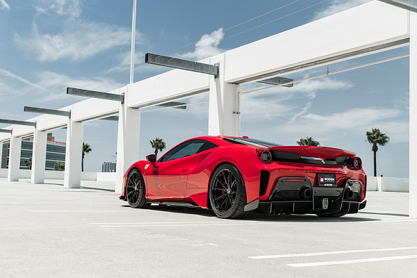 Ferrari 488 Pista