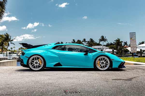 Фото дисков Anrky AN36 Полированный лак на Lamborghini Huracan