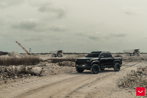 Фото дисков Vossen HFX-1 (6-Lug) Черный сатин на  Toyota Tacoma IV
