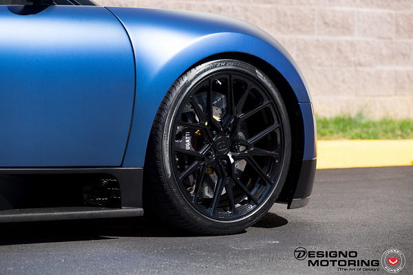 Фото дисков Vossen M-X3 Черный глянец на Bugatti Veyron