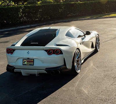 Фото дисков Anrky AN12 на Ferrari 812