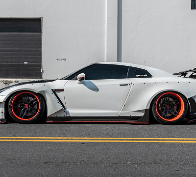 Фото дисков Strasse Wheels SV4 Deep Concave FS на Nissan GT-R