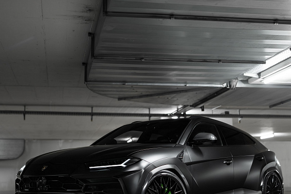 Фото дисков ST Wheels ST4 Черный глянец на Lamborghini Urus