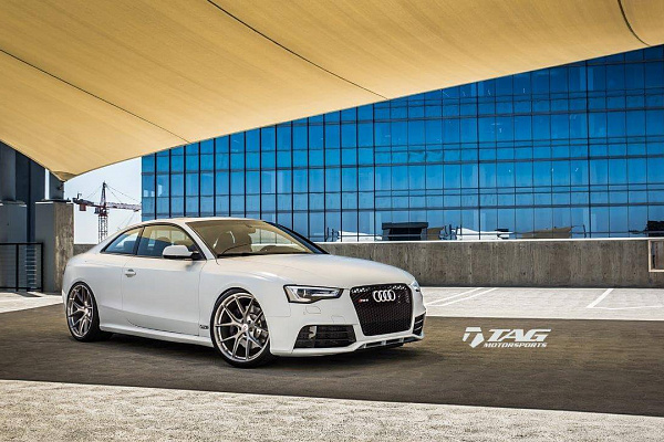 Фото дисков HRE P101 Глянцевый тонированный лак на Audi A/S/RS 5 (8T)