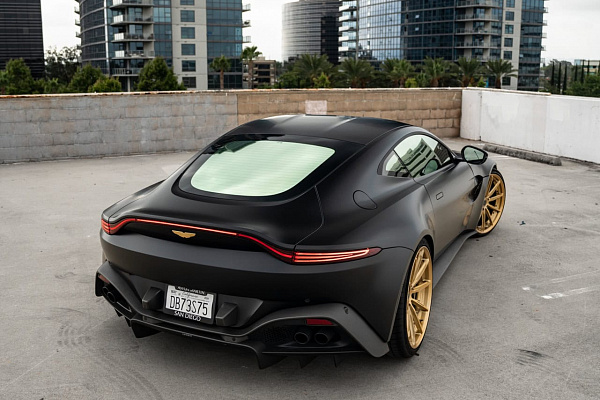 Фото дисков Brixton Forged R11-R Глянцевая шампань на Aston Martin Vantage 4