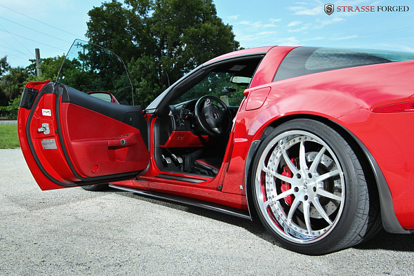 Фото дисков Strasse Wheels R10 Signature Глянцевый лак на Chevrolet Corvette C6
