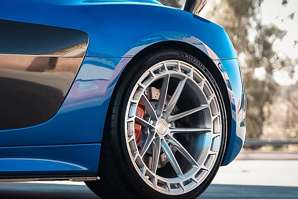 Фото дисков Bola FP3 Глянцевый лак на Audi R8 (4S)