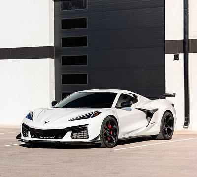Фото дисков Anrky XR-105 на Chevrolet Corvette C8