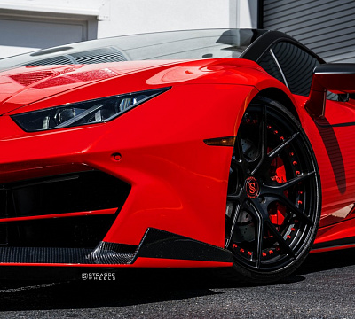 Фото дисков Strasse Wheels SM5R Deep Concave Duoblock на Lamborghini Huracan