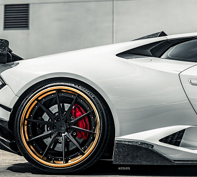 Фото дисков Strasse Wheels SV10 Deep Concave FS на Lamborghini Huracan
