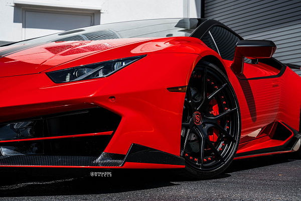 Фото дисков Strasse Wheels SM5R Deep Concave Duoblock Черный сатин на Lamborghini Huracan