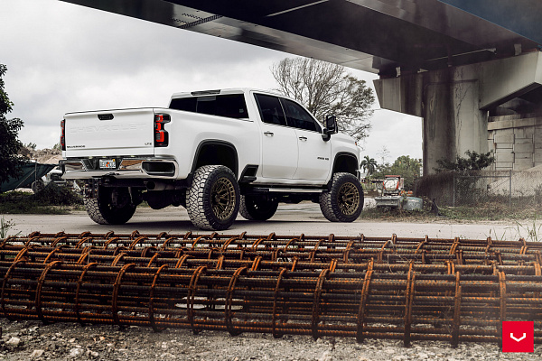Фото дисков Vossen HFX-1 (8-Lug) Сатиновая бронза на Chevrolet Silverado IV