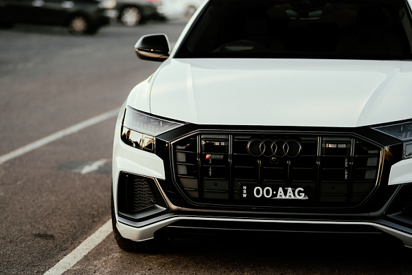 Фото дисков Strasse Wheels SV15FF Deep Concave Duoblock Глянцевый лак на Audi Q8