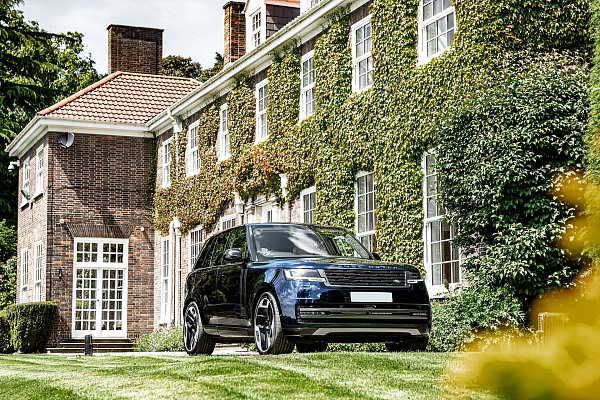 Фото дисков Kahn Type 33 RS Черный сатин на Range Rover V