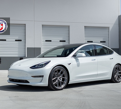 Фото дисков HRE P101SC на Tesla Model 3