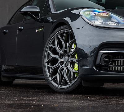 Фото дисков Vossen HF-2 на Porsche Panamera II