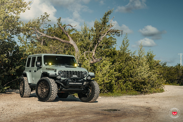 Фото дисков Vossen LCX-03 Сатиновая бронза на Jeep Wrangler IV (JL)