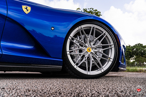 Фото дисков Vossen S21-02 Глянцевый лак на Ferrari 812