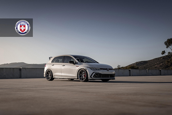 Фото дисков HRE 521M Глянцевый темный лак на Volkswagen Golf VIII